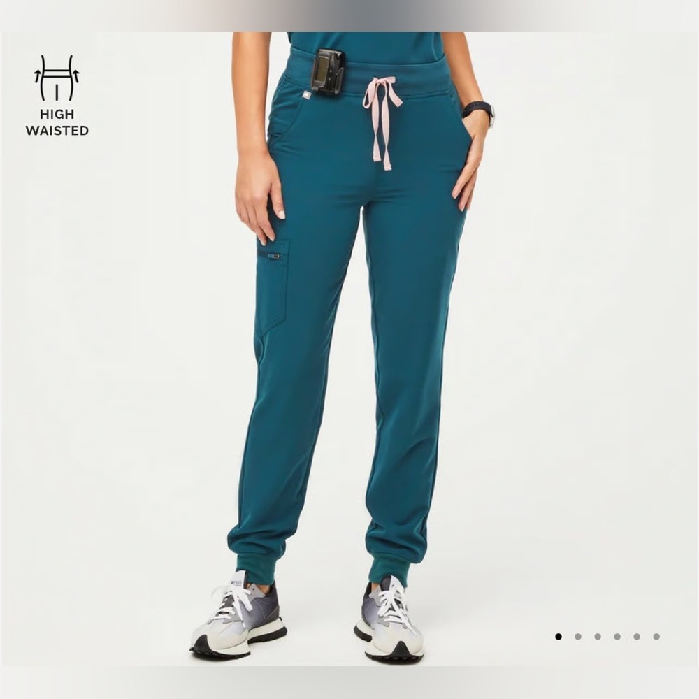 figs zamora pull on jogger scrub pants in caribbean blue